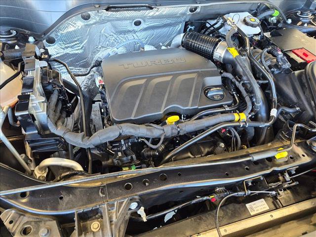 Used 2025 Chevrolet Trax LT FWD image 28
