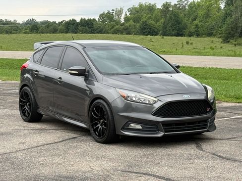 Used 2016 Ford Focus ST FWD image 1