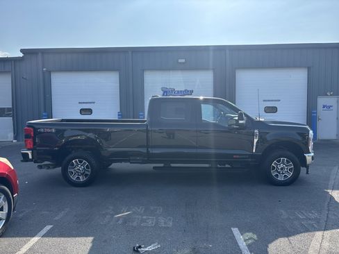 Used 2024 Ford F350 Lariat w/ Camper Package image 2