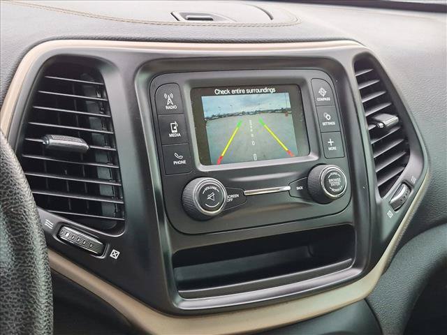 Used 2016 Jeep Cherokee Sport AWD/4WD image 12