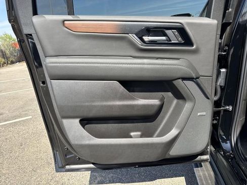 New 2026 GMC Yukon XL Denali w/ Denali Reserve Package image 23