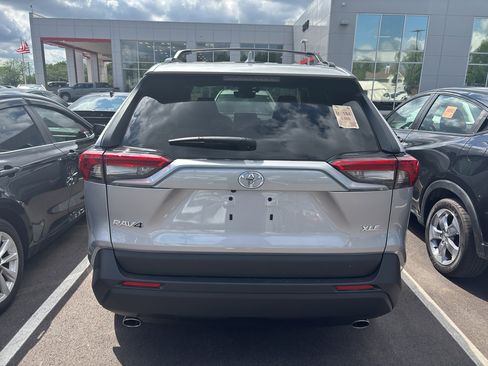 Used 2025 Toyota RAV4 XLE Premium w/ Weather Package FWD image 4