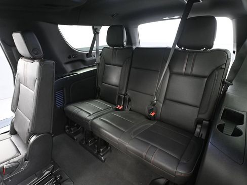 Used 2023 Chevrolet Suburban RST AWD/4WD image 37
