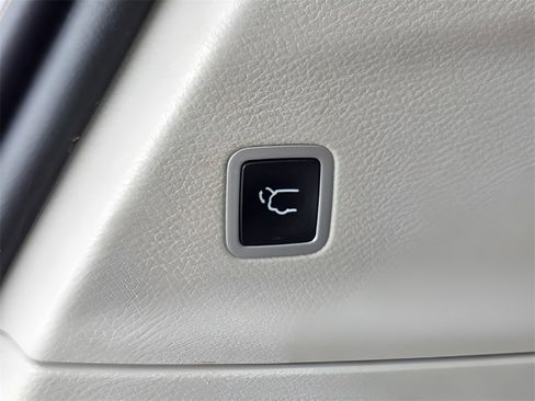 Used 2019 Chrysler Pacifica Touring-L Plus w/ Advanced Safetytec Group image 14