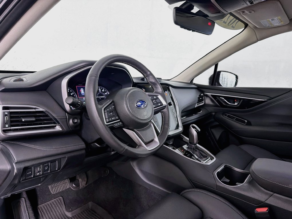 Used 2025 Subaru Outback Limited AWD/4WD image 14