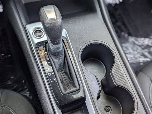 Used 2025 Nissan Altima 2.5 SV image 12