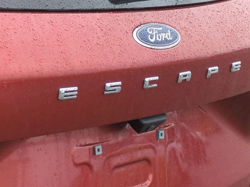 Used 2020 Ford Escape SEL image 13