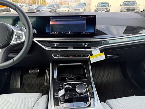 Used 2026 BMW X5 xDrive40i w/ M Sport Package image 11