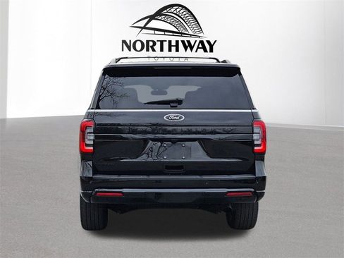Used 2024 Ford Expedition Limited image 5