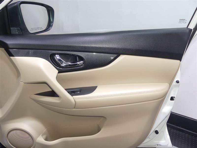 Used 2017 Nissan Rogue SV w/ SV Premium Package FWD image 19