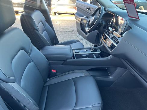 Certified 2025 Nissan Pathfinder SL w/ SL Premium Package image 23