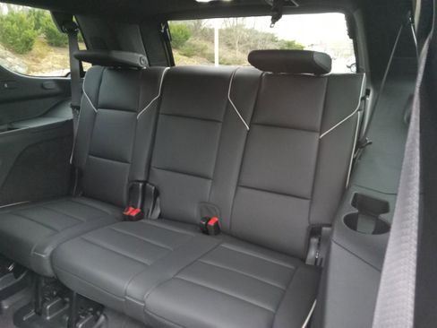 Used 2024 Cadillac Escalade Premium Luxury image 25