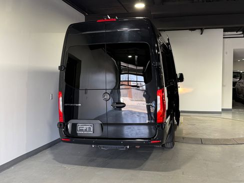 Used 2022 Mercedes-Benz Sprinter 3500 image 12