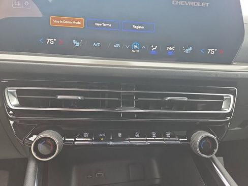 New 2026 Chevrolet Traverse LT w/ Sun and Wheel Package image 16