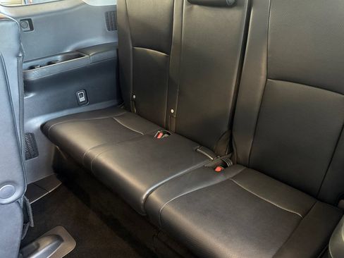 Used 2025 Toyota Grand Highlander FWD image 17