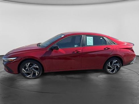 New 2025 Hyundai Elantra SEL FWD image 4