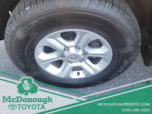 Used 2023 Toyota 4Runner SR5 Premium w/ Moonroof Package RWD image 31