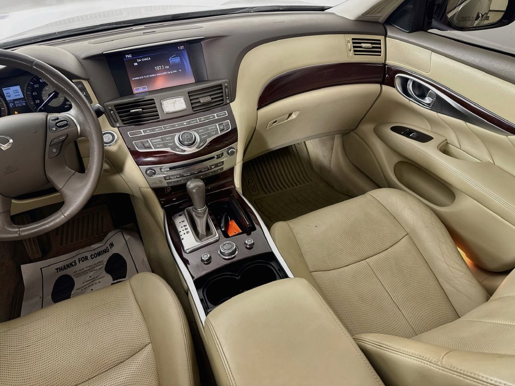 Used 2015 INFINITI Q70 3.7 w/ Technology Package RWD image 30