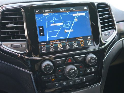 Used 2019 Jeep Grand Cherokee Limited AWD/4WD image 20