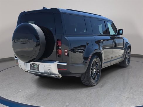 New 2025 Land Rover Defender 130 S image 5