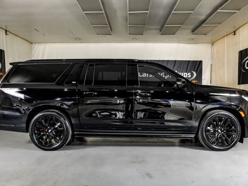 Used 2021 Cadillac Escalade ESV Sport w/ Driver Assist Tech Package image 5