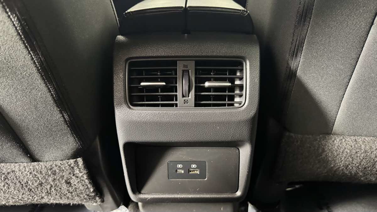 Used 2021 Nissan Rogue SV AWD/4WD image 32