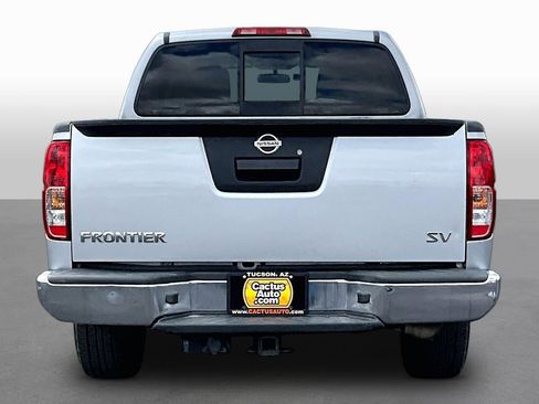 Used 2019 Nissan Frontier SV RWD image 2