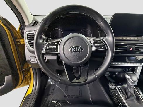 Used 2021 Kia Seltos SX w/ SX Sunroof Package AWD/4WD image 14