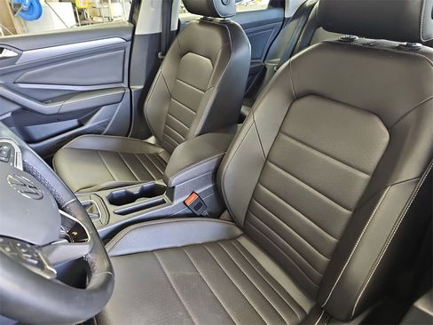 Used 2024 Volkswagen Jetta SE image 14