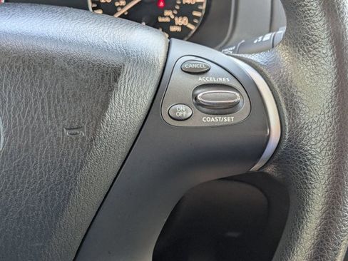 Used 2020 Nissan Pathfinder S image 5