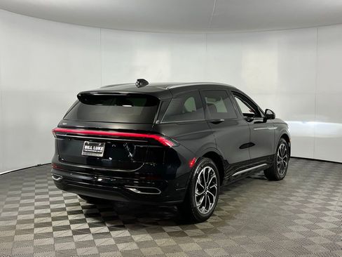 Used 2024 Lincoln Nautilus Reserve image 7