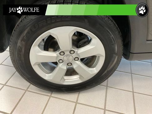 Used 2018 Jeep Compass Latitude w/ Popular Equipment Group AWD/4WD image 7