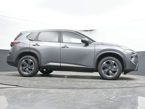 Used 2025 Nissan Rogue SV FWD image 52