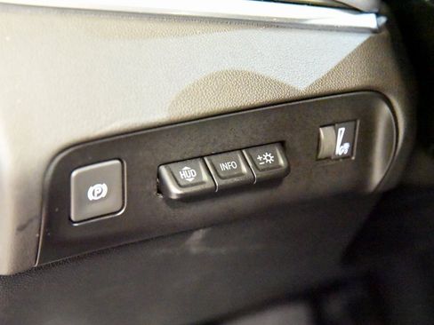 Used 2024 Buick Enclave Premium image 18