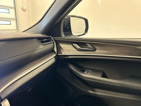 New 2026 Jeep Grand Cherokee Altitude image 27