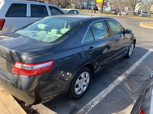 Used 2009 Toyota Camry LE FWD image 4