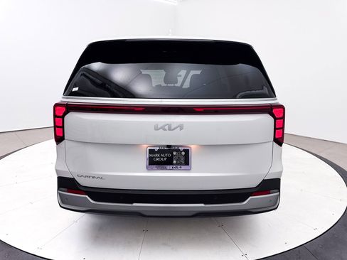 Certified 2025 Kia Carnival image 18