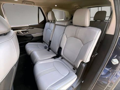 Certified 2025 Honda Pilot Touring image 21