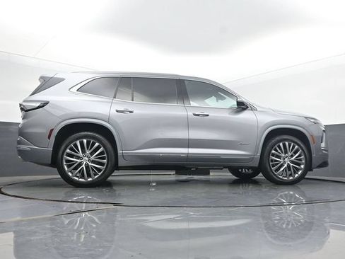 Used 2025 Buick Enclave Avenir w/ LPO, Floor Liner Package AWD/4WD image 52