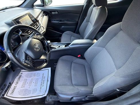 Used 2018 Toyota C-HR XLE FWD image 9