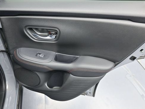 Used 2025 Honda HR-V Sport image 31
