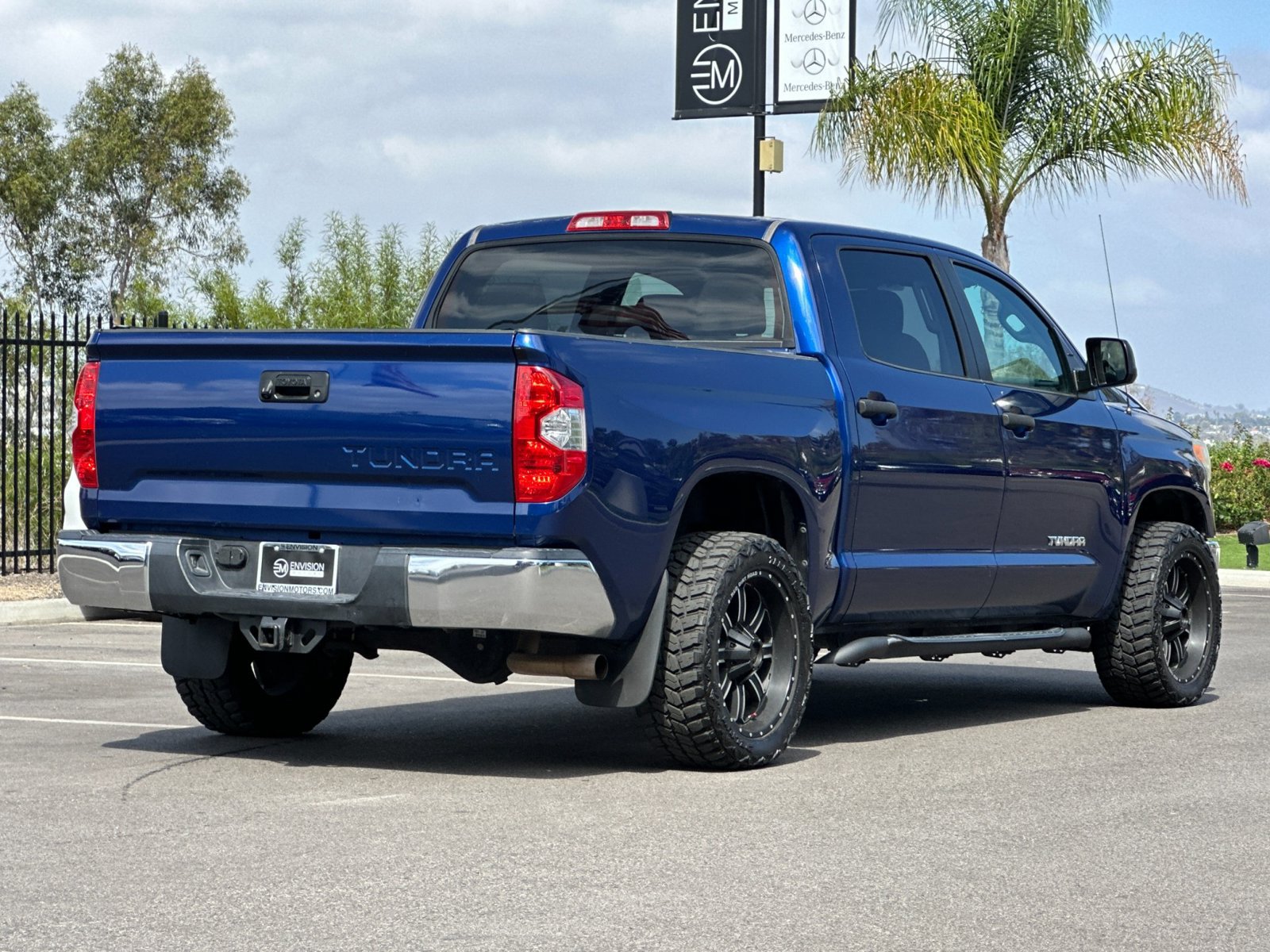 Used 2014 Toyota Tundra SR5 w/ SR5 Upgrade Package RWD image 3