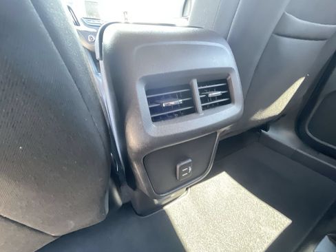 Used 2024 Chevrolet Equinox LT FWD image 21