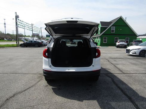 Used 2019 GMC Terrain SLE w/ Driver Convenience Package FWD image 7