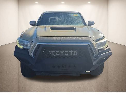 Used 2016 Toyota Tacoma TRD Sport w/ Premium & Technology Package image 10