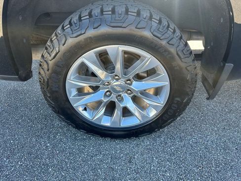 Used 2020 Chevrolet Silverado 1500 LTZ w/ LTZ Premium Package image 4