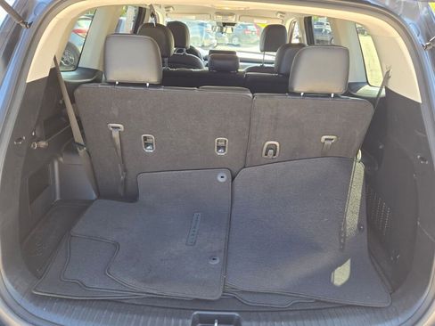 Used 2022 Kia Telluride LX image 13