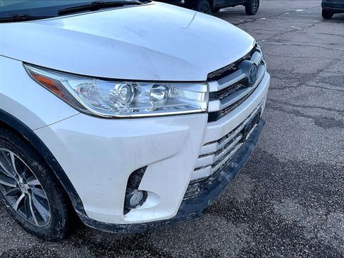 Certified 2017 Toyota Highlander XLE image 5
