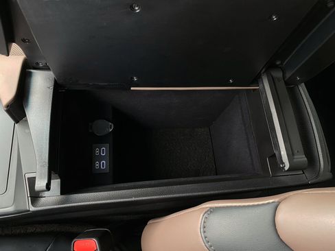 Used 2024 Lexus ES 350 Ultra Luxury w/ Accessory Package (Z2) image 18