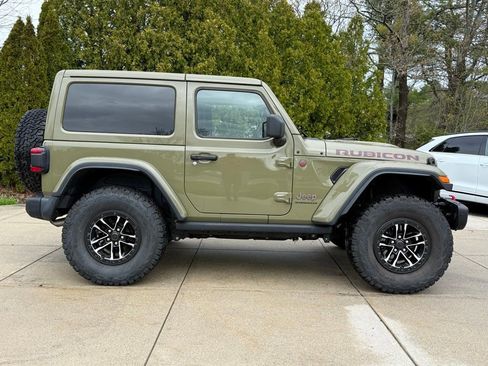 Used 2025 Jeep Wrangler Rubicon AWD/4WD image 9